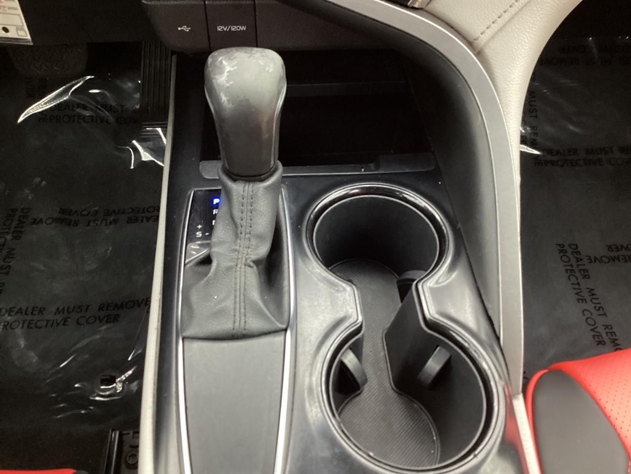 Toyota Camry SE Auto (Natl) 2020