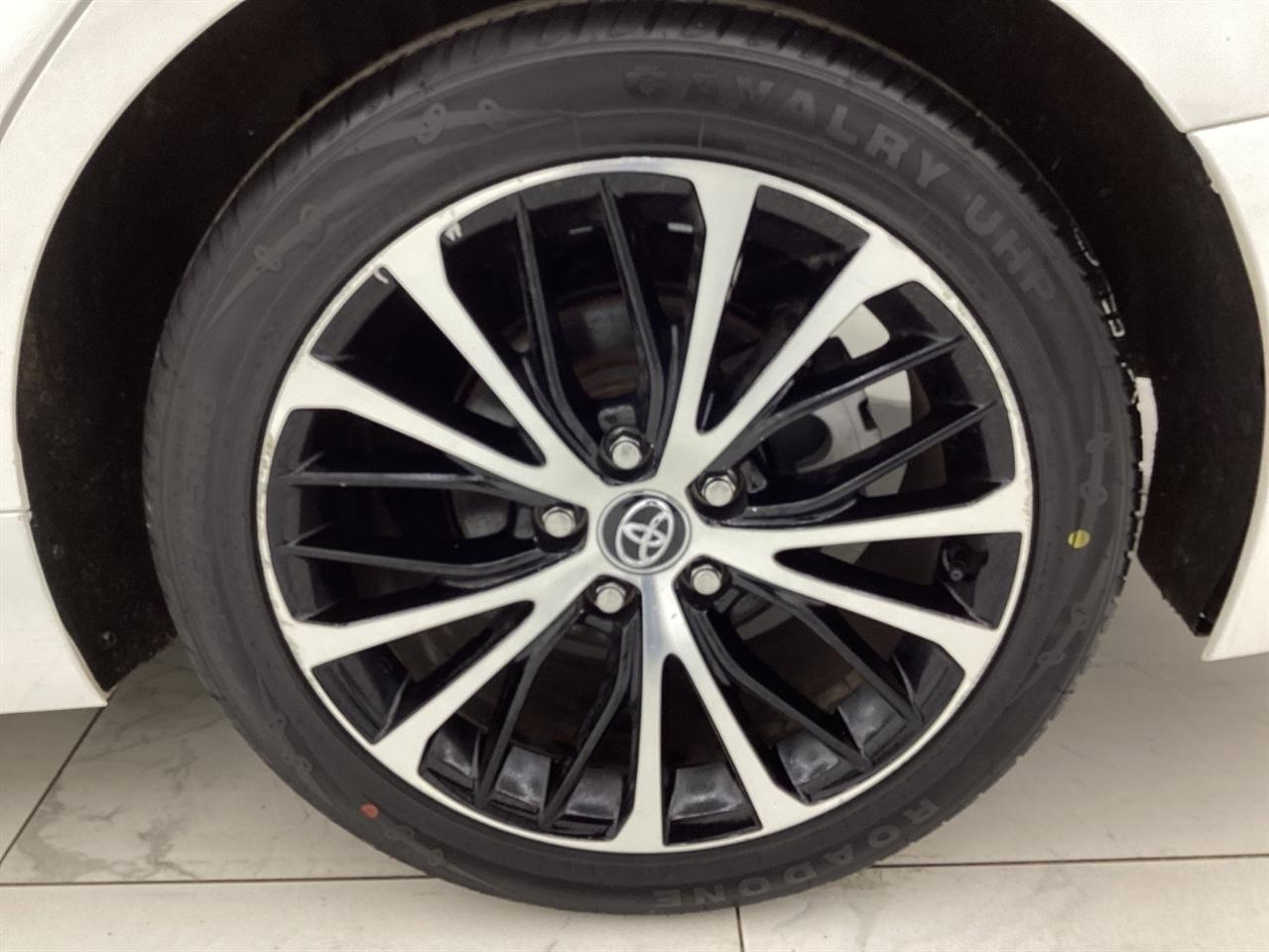 Toyota Camry SE Auto (Natl) 2020