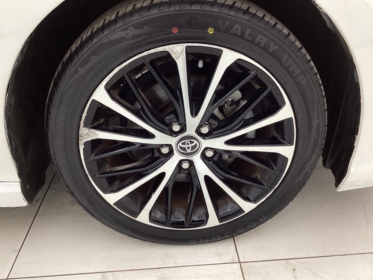 Toyota Camry SE Auto (Natl) 2020