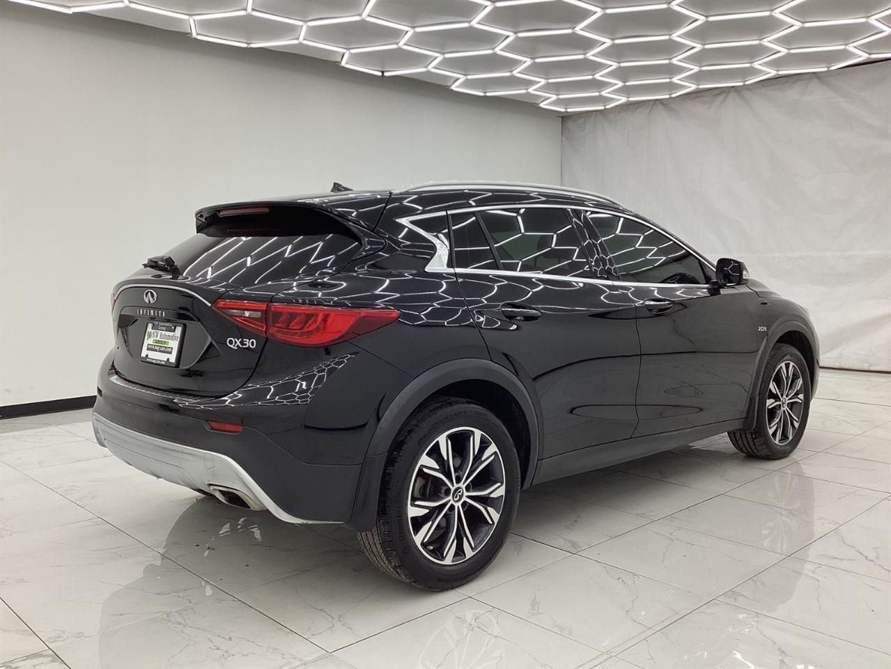 Infiniti QX30 Premium AWD 2018