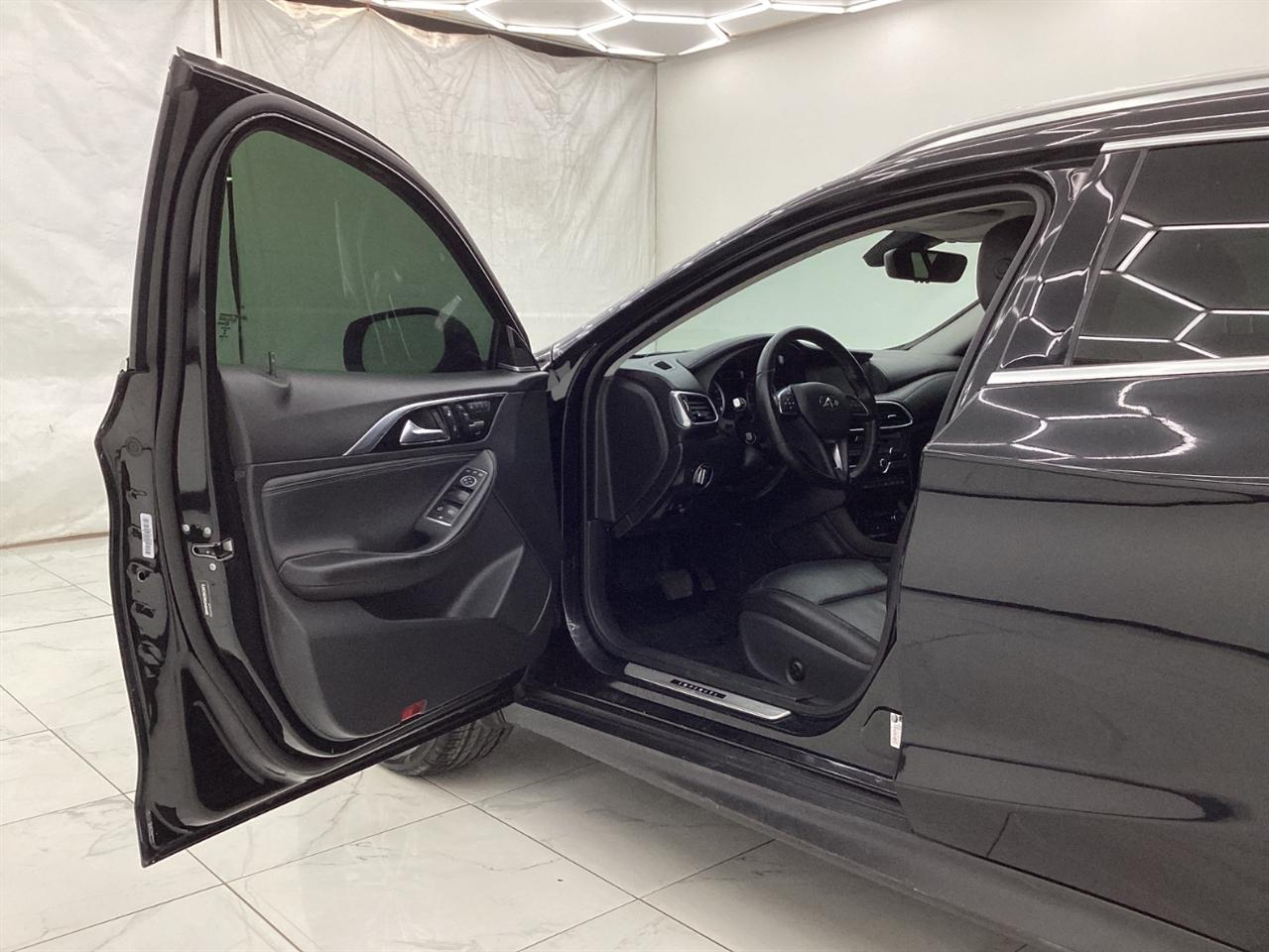 Infiniti QX30 Premium AWD 2018