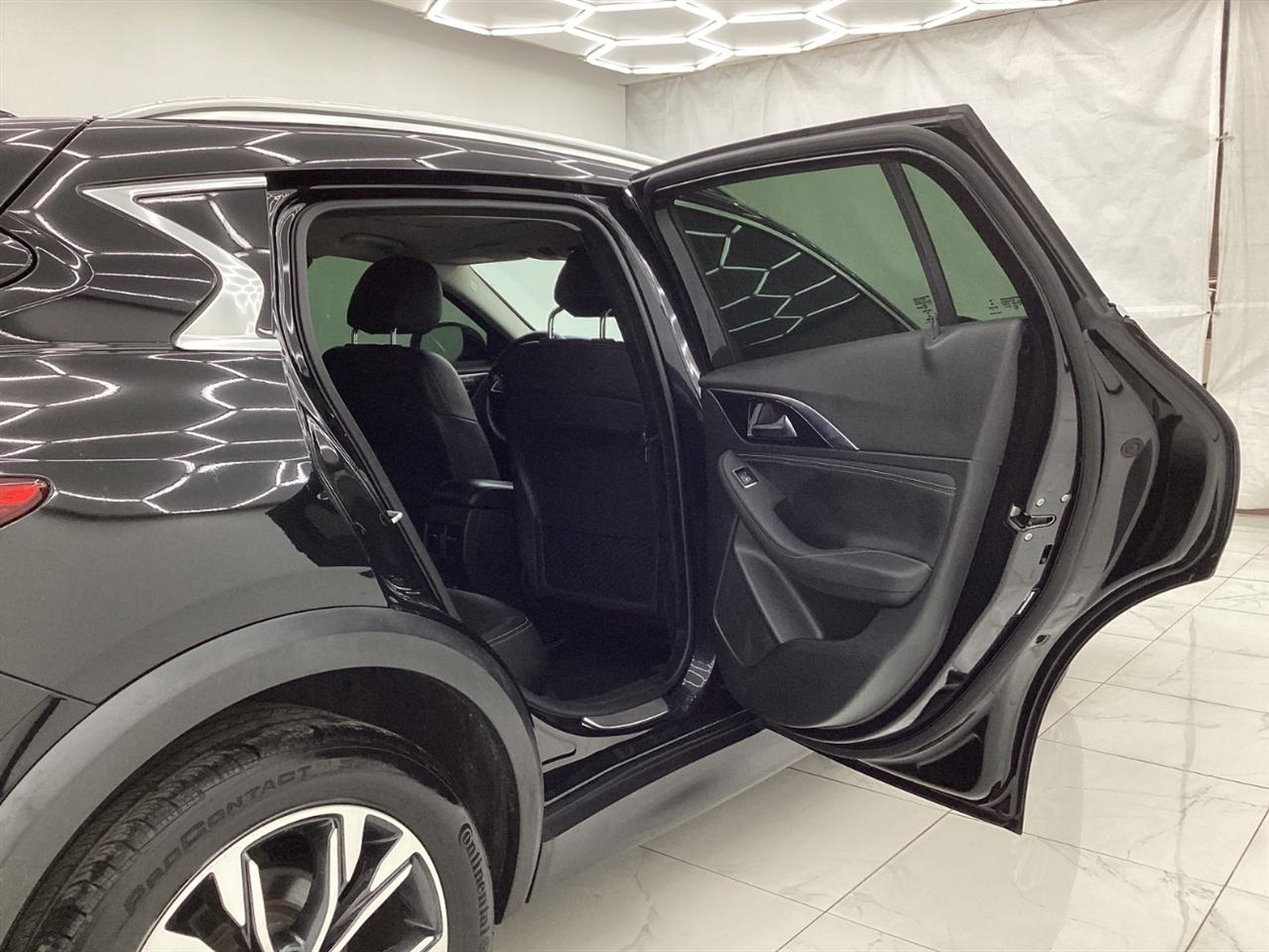 Infiniti QX30 Premium AWD 2018