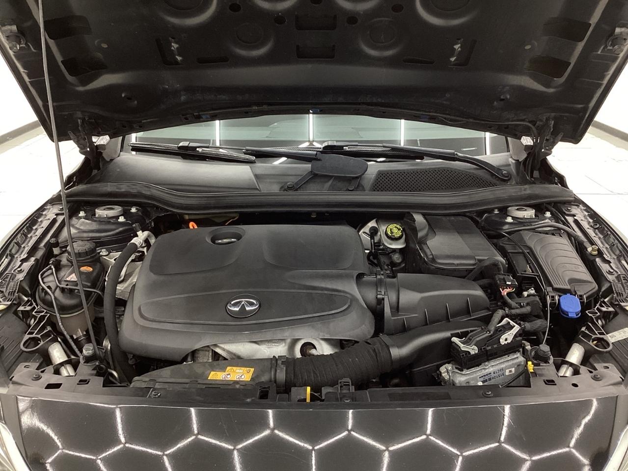 Infiniti QX30 Premium AWD 2018