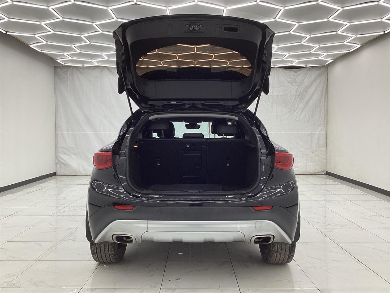 Infiniti QX30 Premium AWD 2018