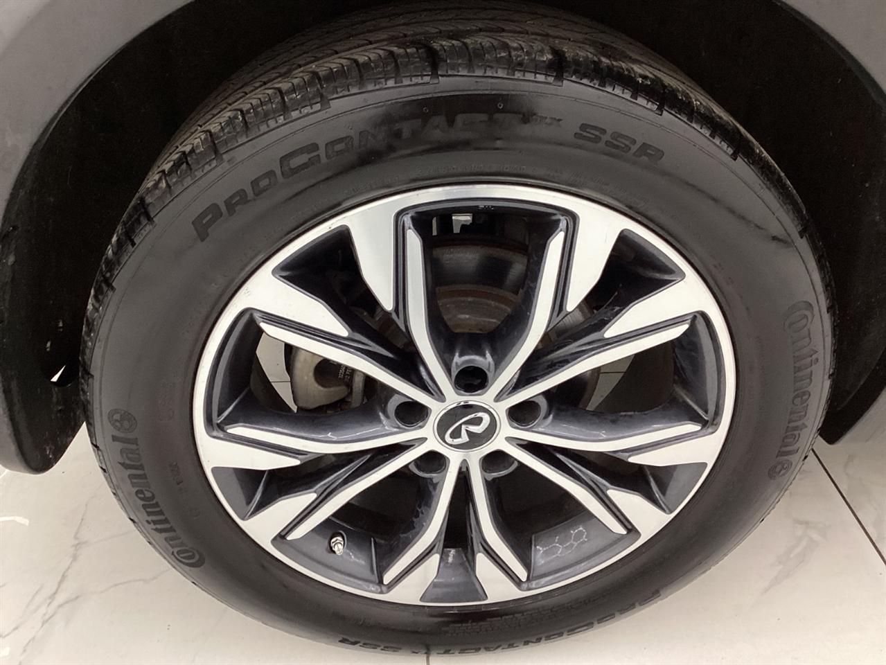 Infiniti QX30 Premium AWD 2018