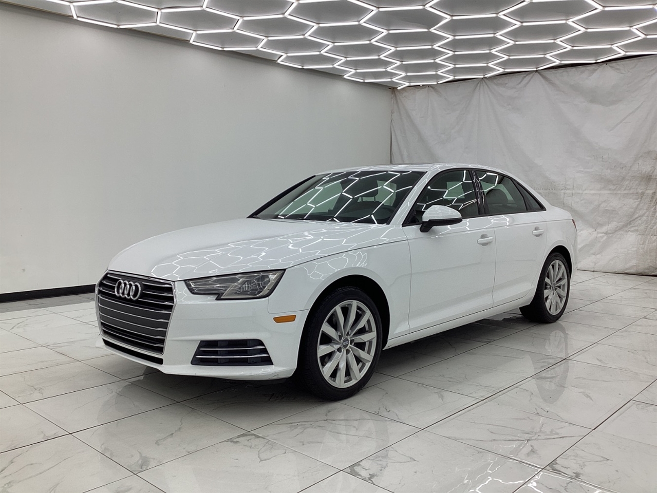 Audi A4 2.0 TFSI Auto ultra Premium FWD 2017