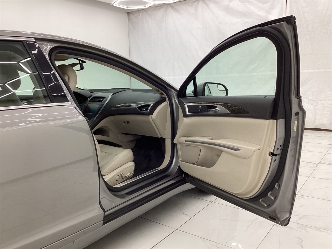 Lincoln MKZ 4dr Sdn Hybrid FWD 2016