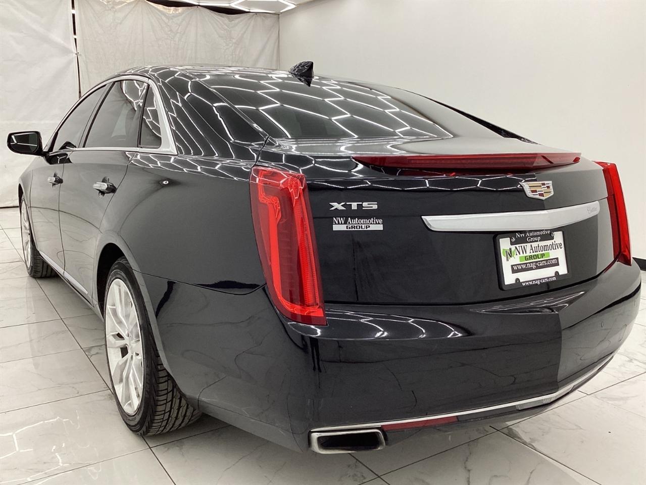 Cadillac XTS 4dr Sdn Luxury Collection FWD 2016
