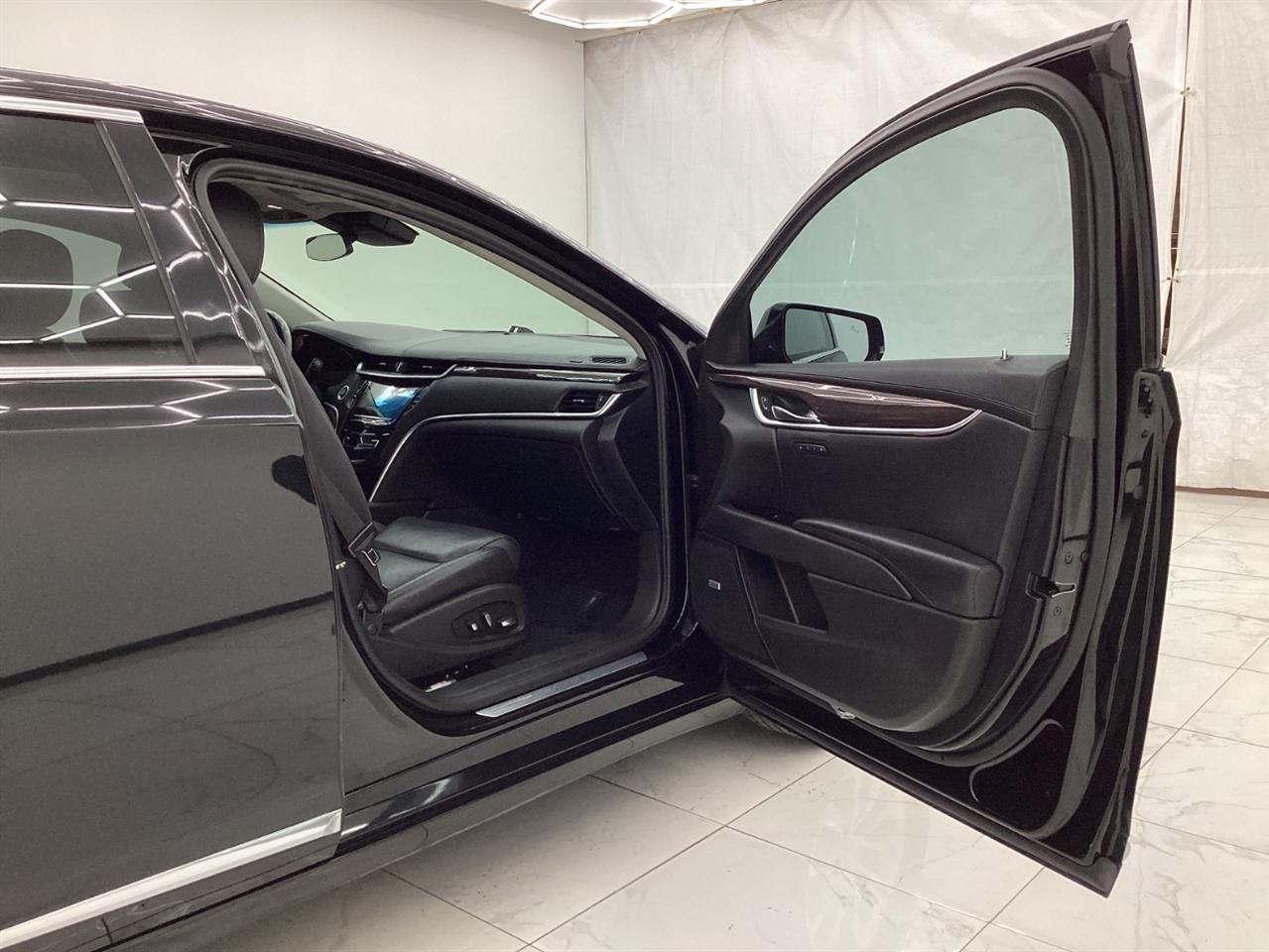 Cadillac XTS 4dr Sdn Luxury Collection FWD 2016