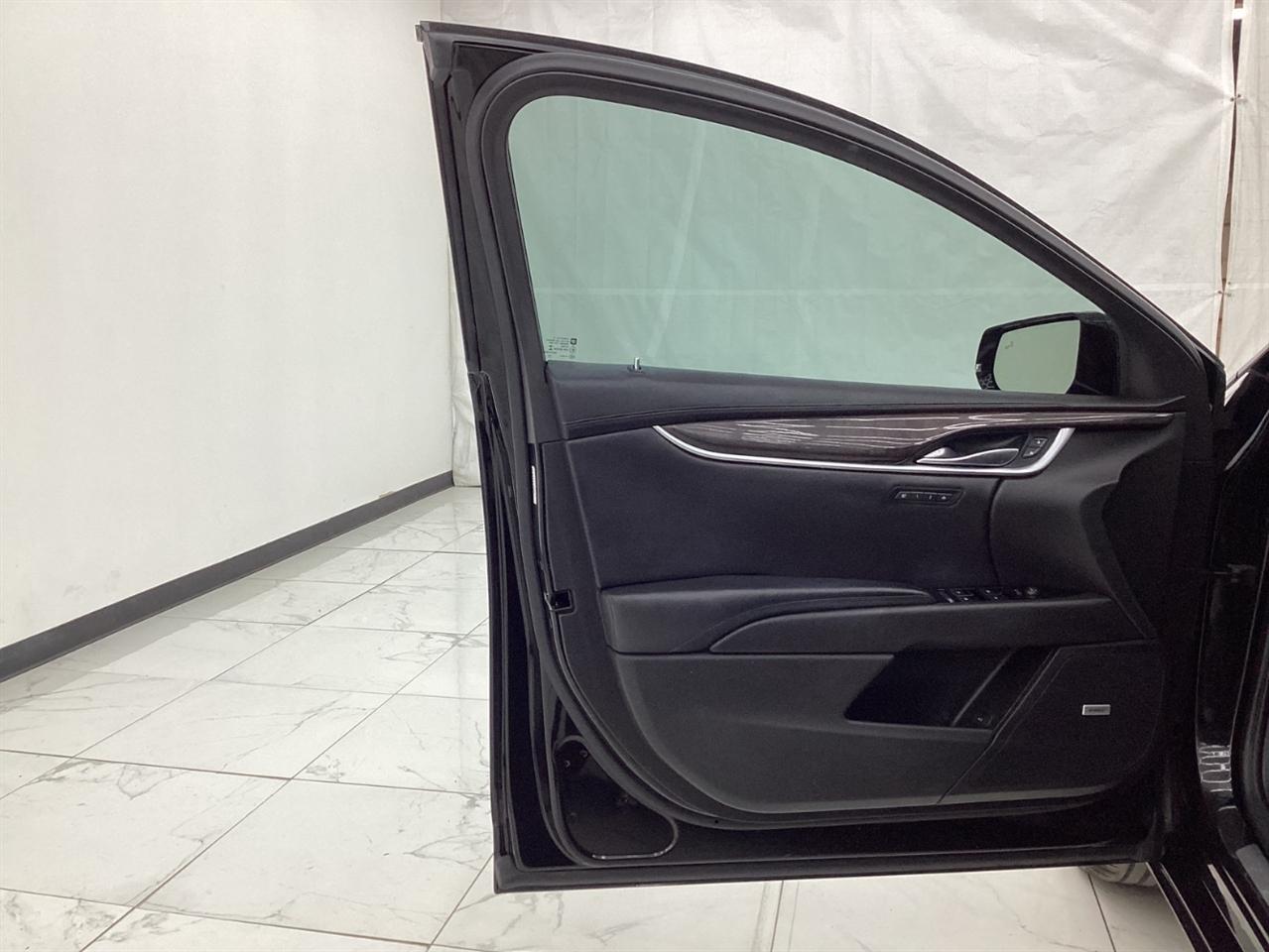 Cadillac XTS 4dr Sdn Luxury Collection FWD 2016