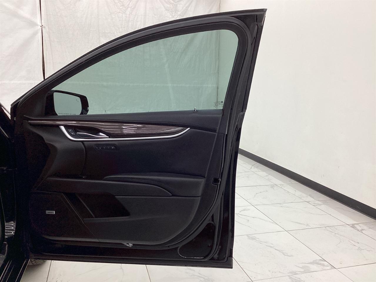 Cadillac XTS 4dr Sdn Luxury Collection FWD 2016