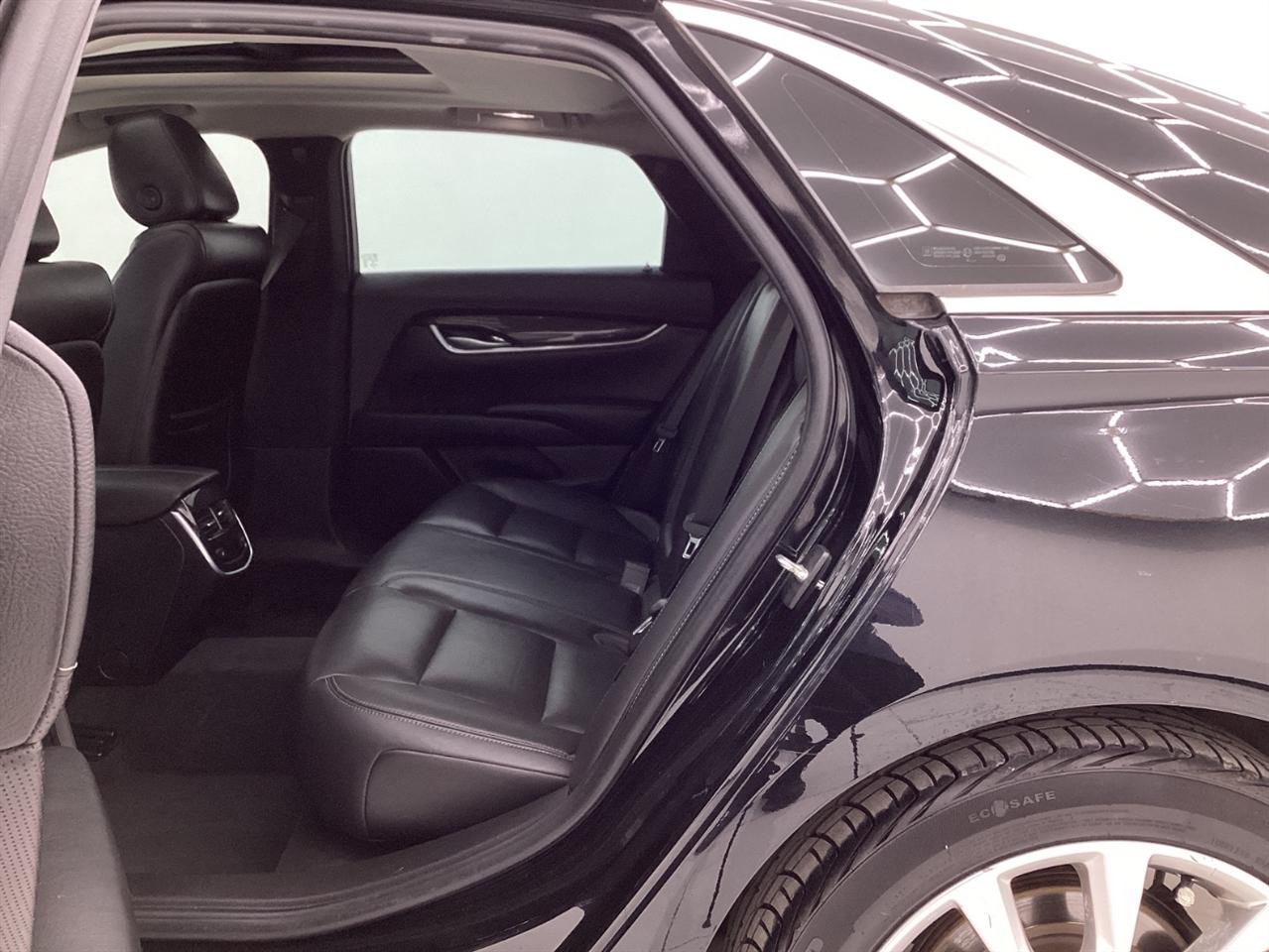 Cadillac XTS 4dr Sdn Luxury Collection FWD 2016