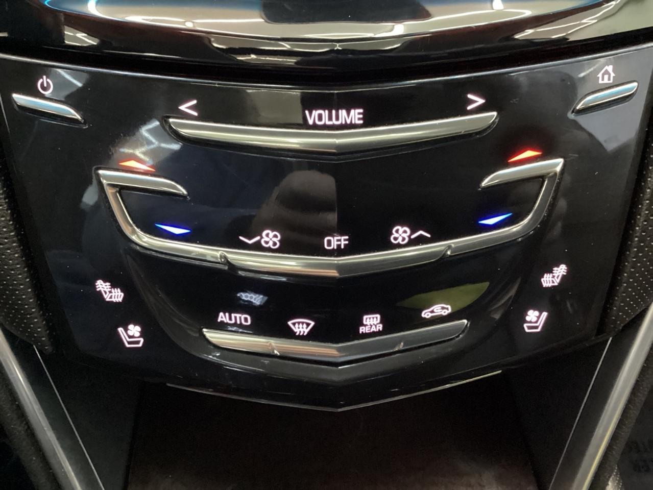 Cadillac XTS 4dr Sdn Luxury Collection FWD 2016