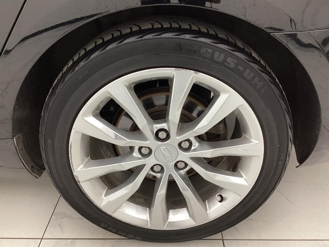 Cadillac XTS 4dr Sdn Luxury Collection FWD 2016