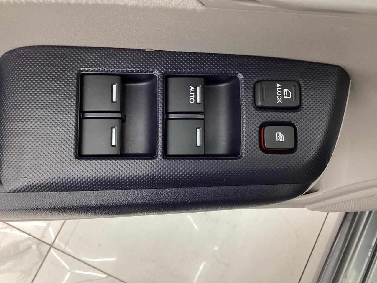 Honda Insight 5dr CVT EX 2010