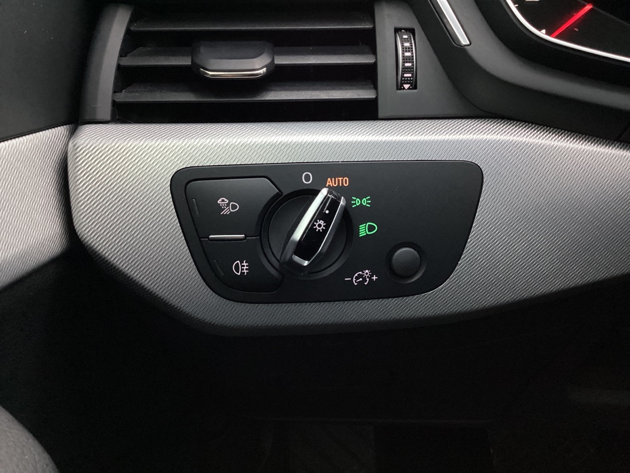 Audi A4 2.0 TFSI Auto Premium FWD 2017