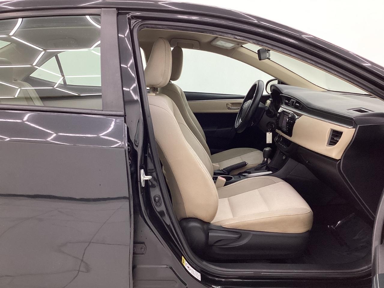 Toyota Corolla 4dr Sdn CVT LE Premium (Natl) 2015