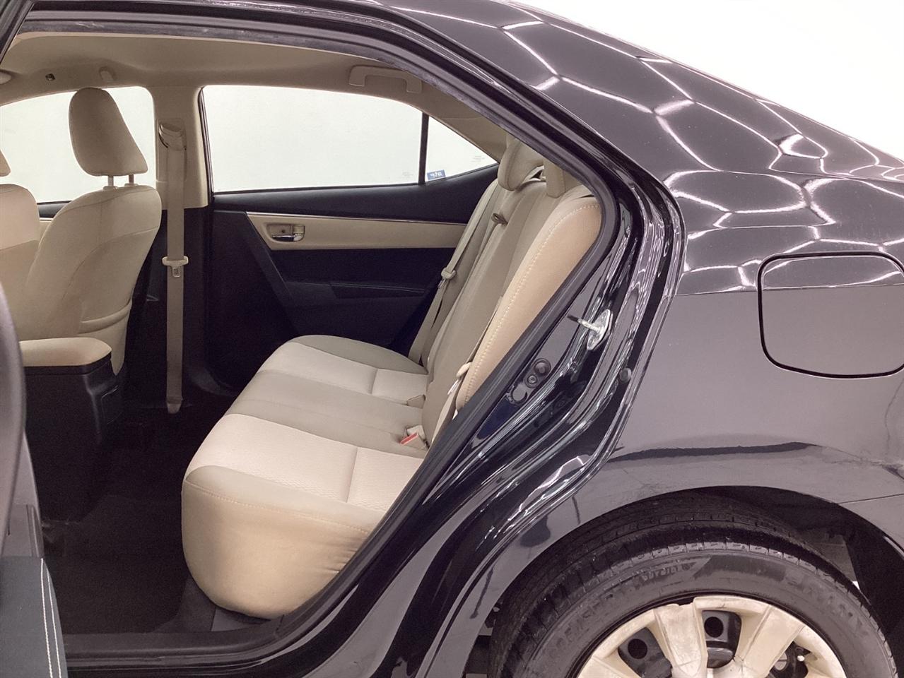 Toyota Corolla 4dr Sdn CVT LE Premium (Natl) 2015