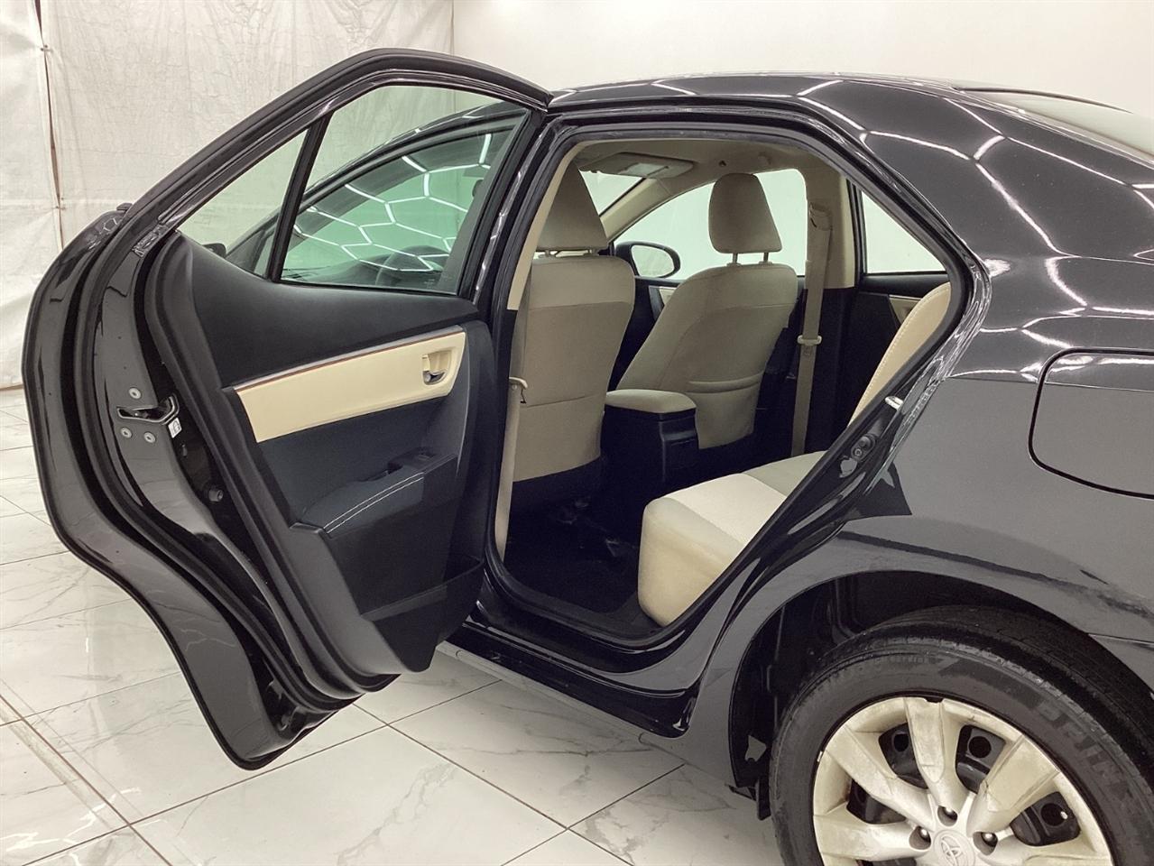 Toyota Corolla 4dr Sdn CVT LE Premium (Natl) 2015