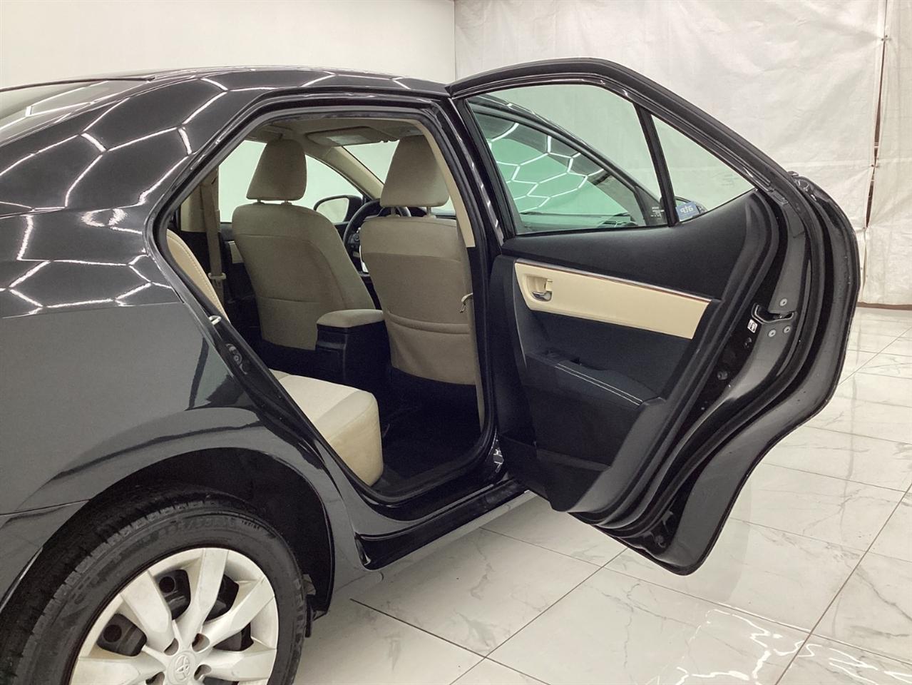 Toyota Corolla 4dr Sdn CVT LE Premium (Natl) 2015