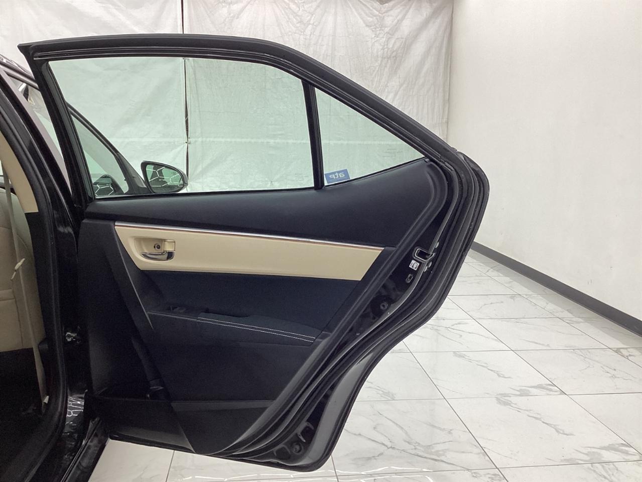 Toyota Corolla 4dr Sdn CVT LE Premium (Natl) 2015