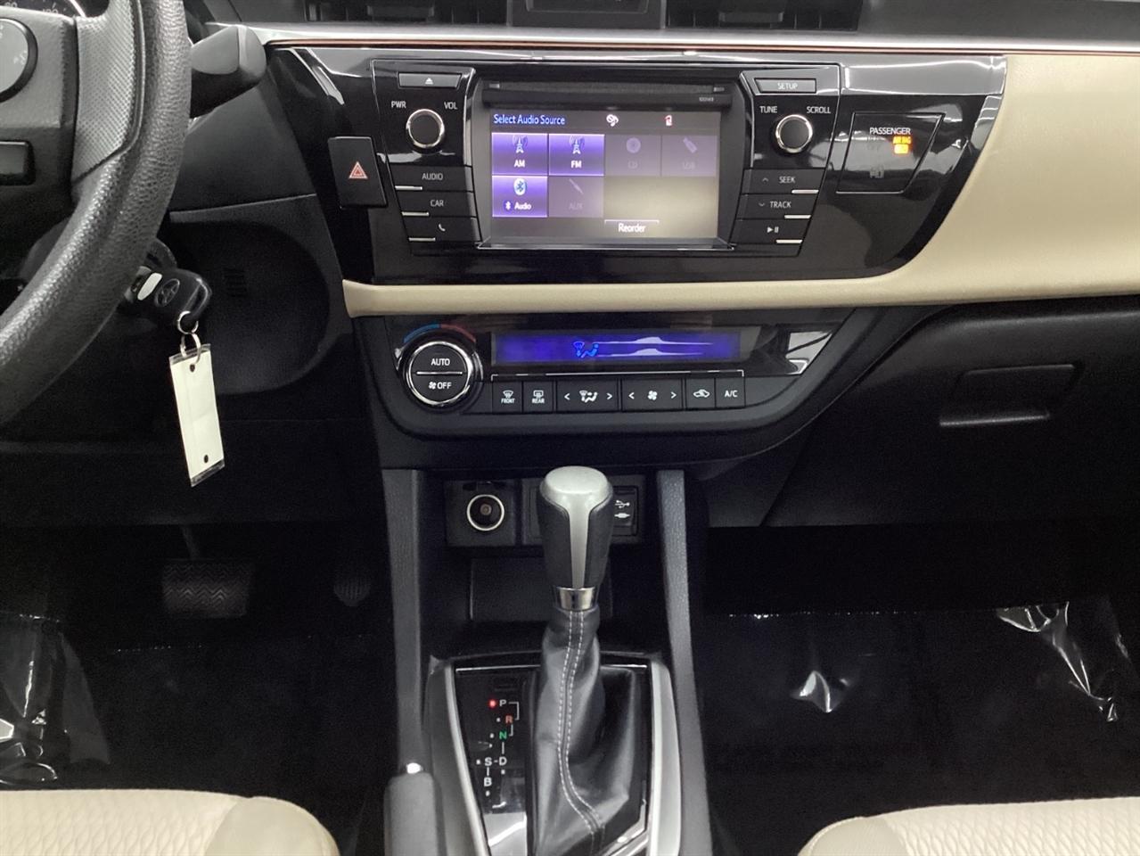 Toyota Corolla 4dr Sdn CVT LE Premium (Natl) 2015