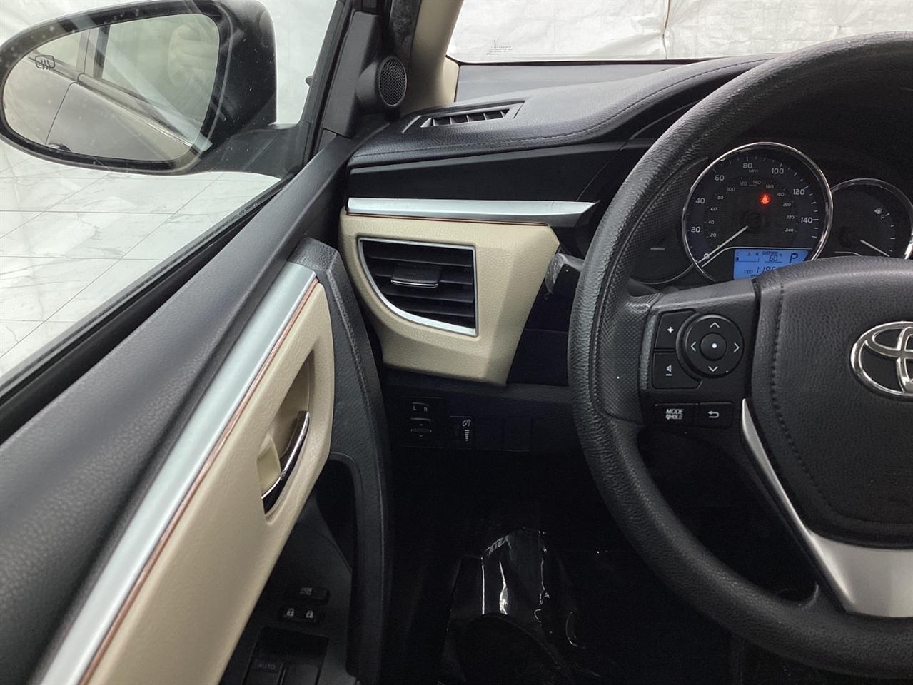 Toyota Corolla 4dr Sdn CVT LE Premium (Natl) 2015