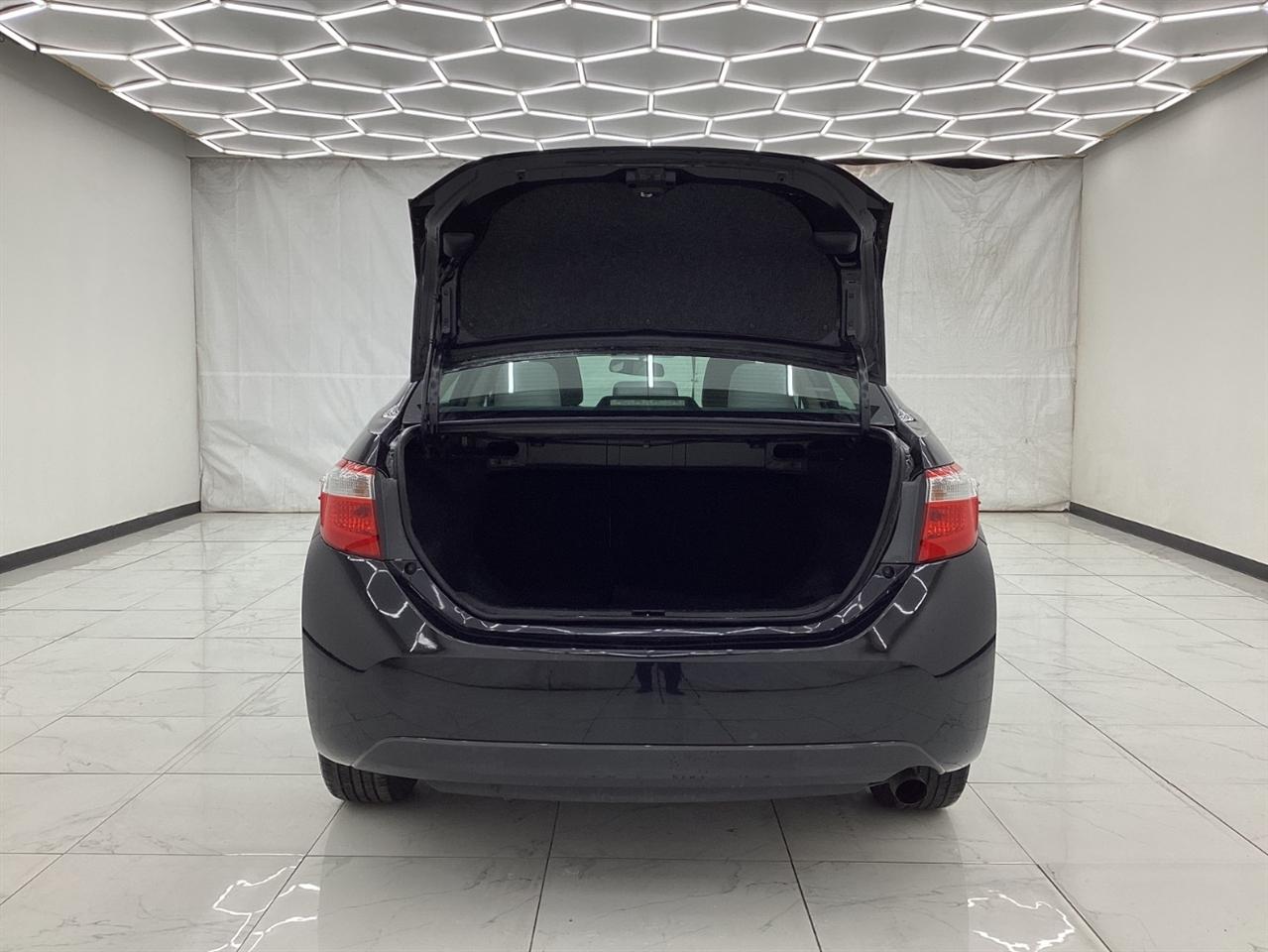 Toyota Corolla 4dr Sdn CVT LE Premium (Natl) 2015