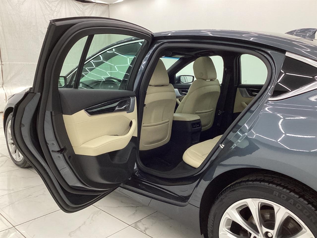 Cadillac CT5 4dr Sdn Premium Luxury 2020