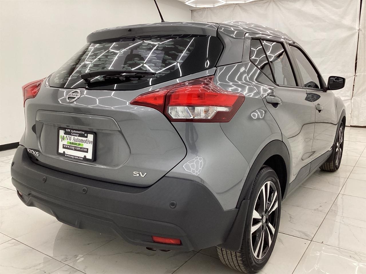 Nissan Kicks SV FWD 2020