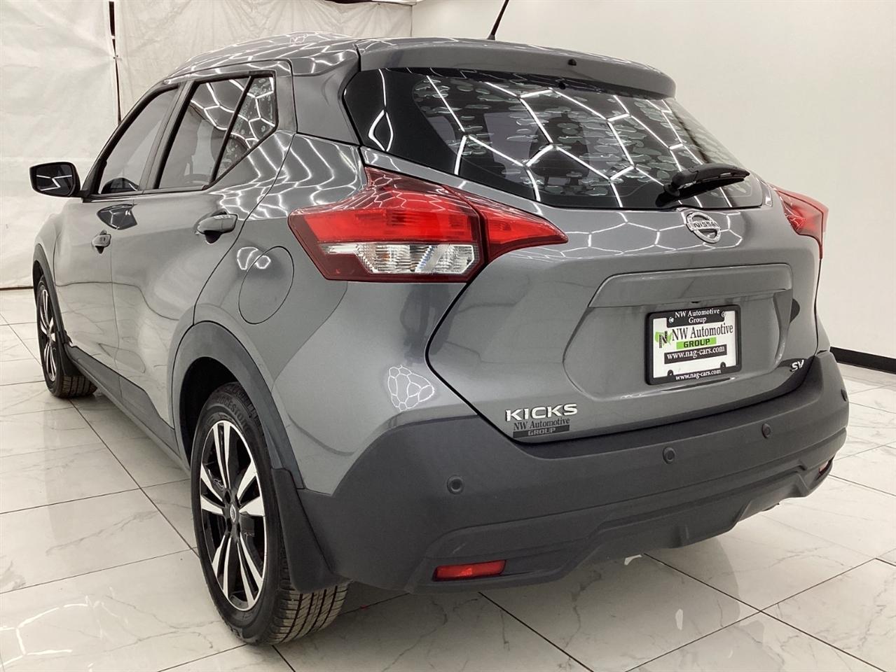 Nissan Kicks SV FWD 2020