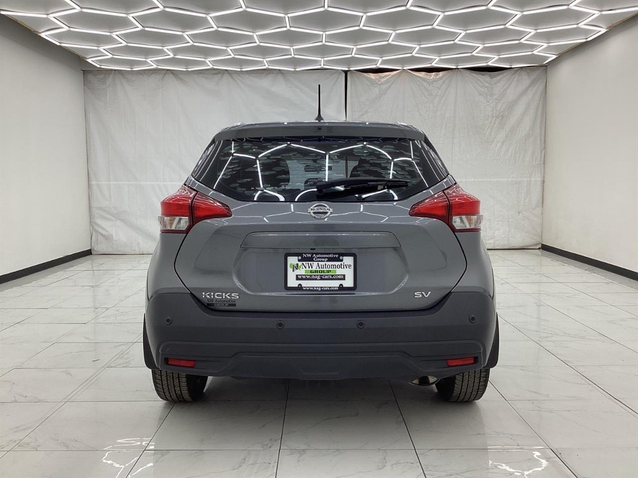 Nissan Kicks SV FWD 2020