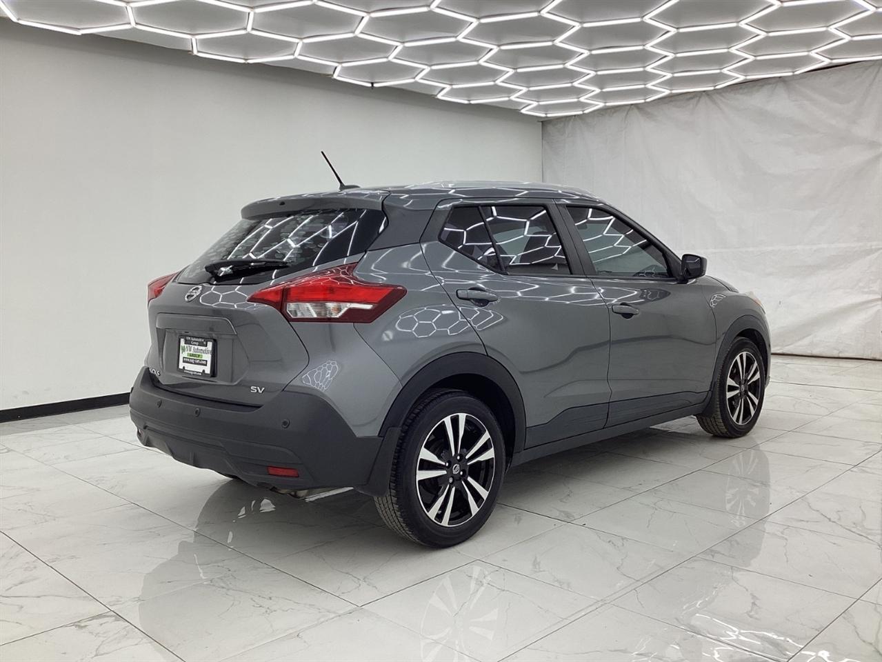 Nissan Kicks SV FWD 2020