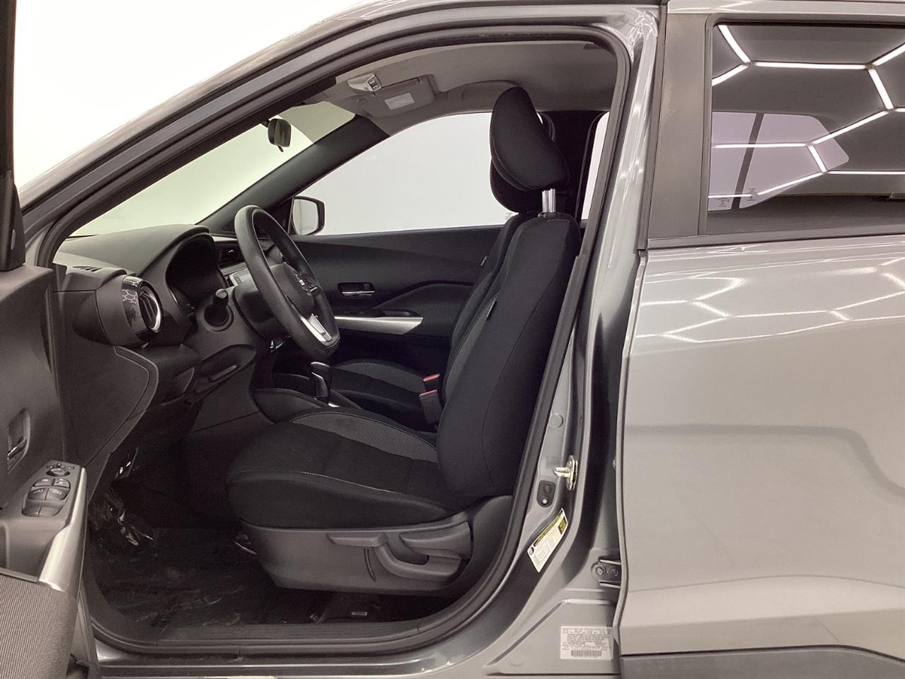 Nissan Kicks SV FWD 2020