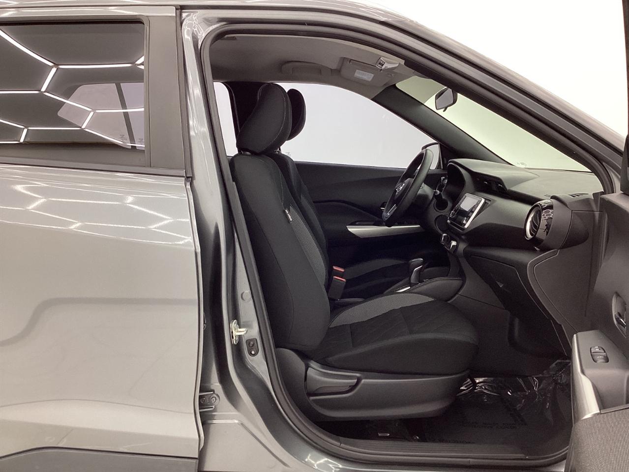 Nissan Kicks SV FWD 2020