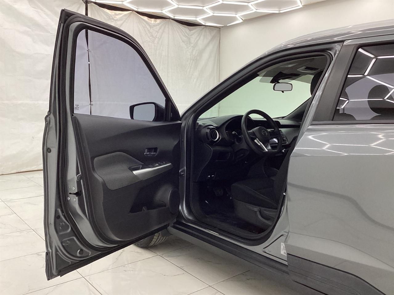 Nissan Kicks SV FWD 2020