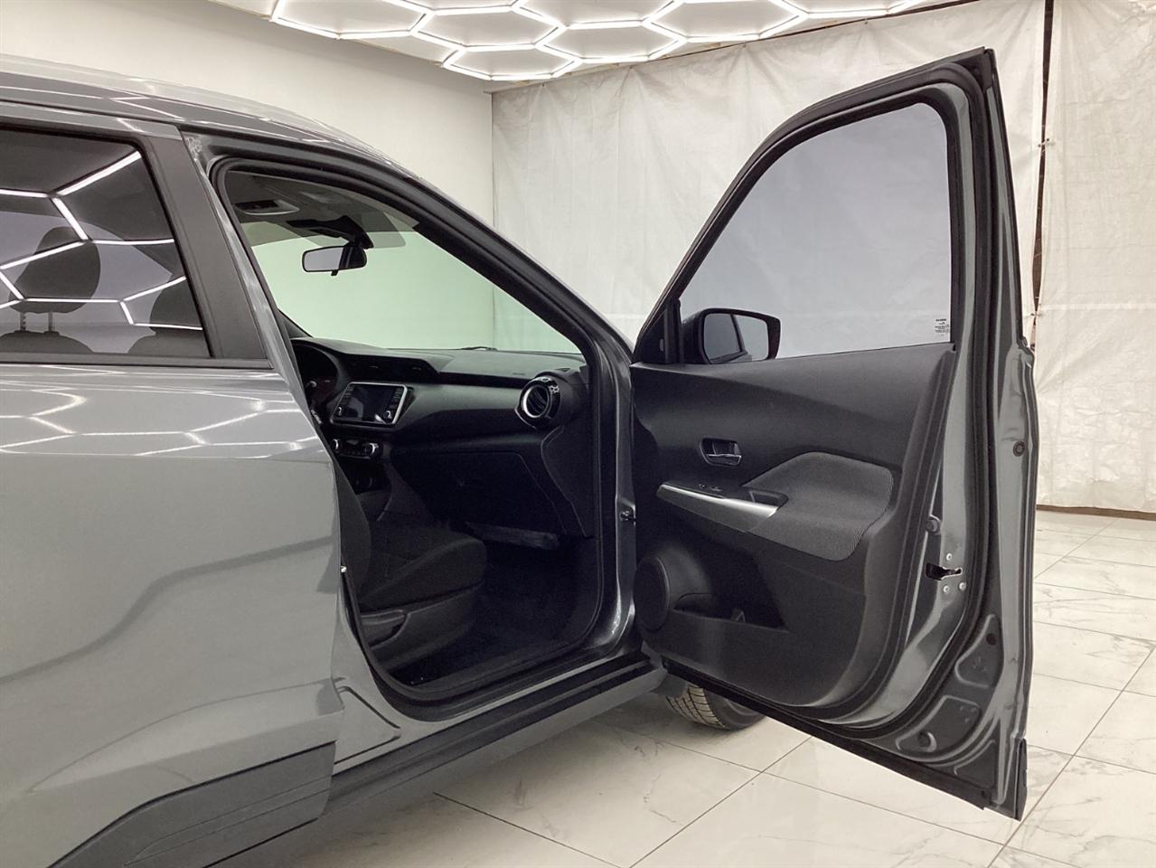 Nissan Kicks SV FWD 2020