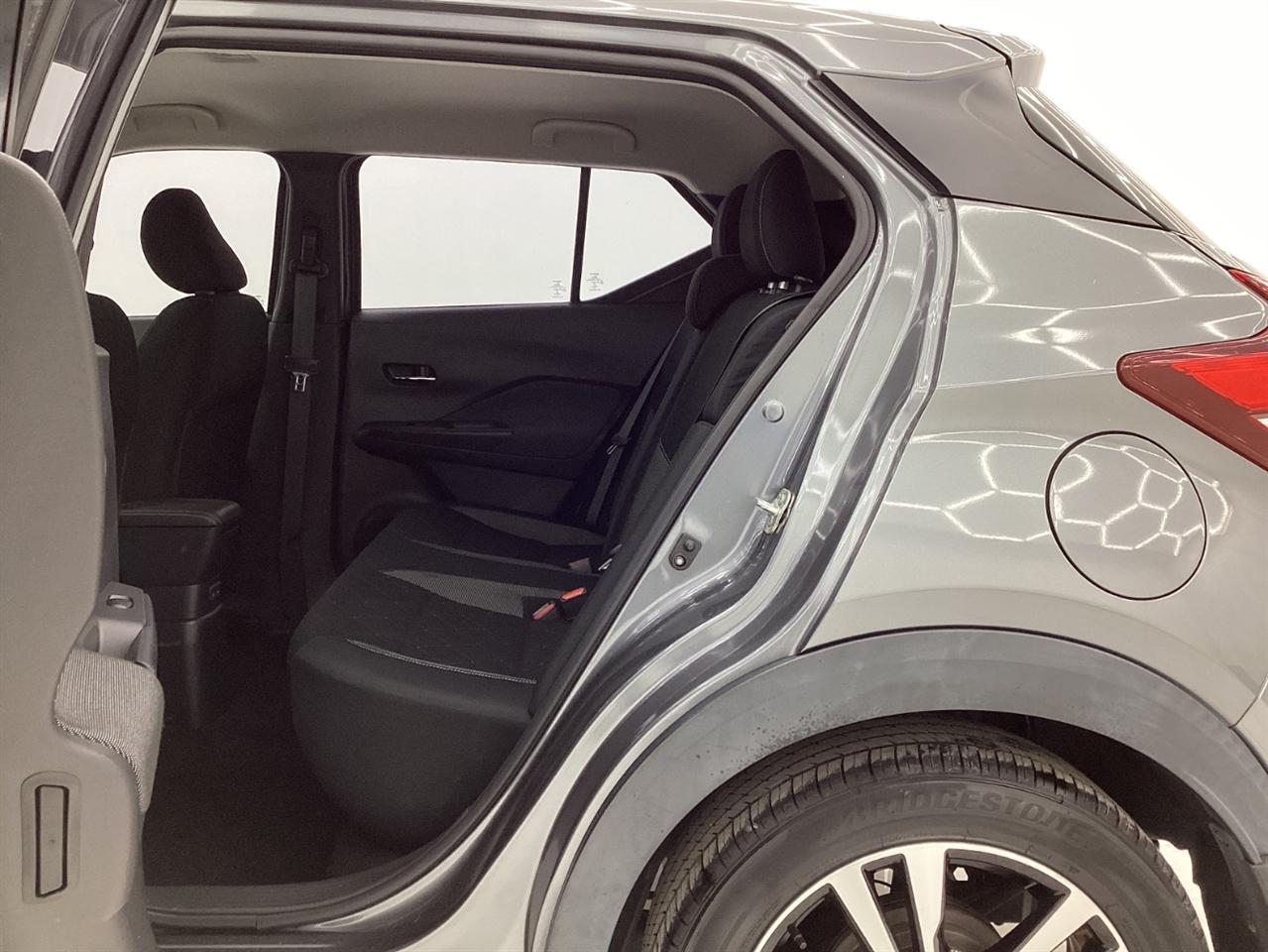 Nissan Kicks SV FWD 2020