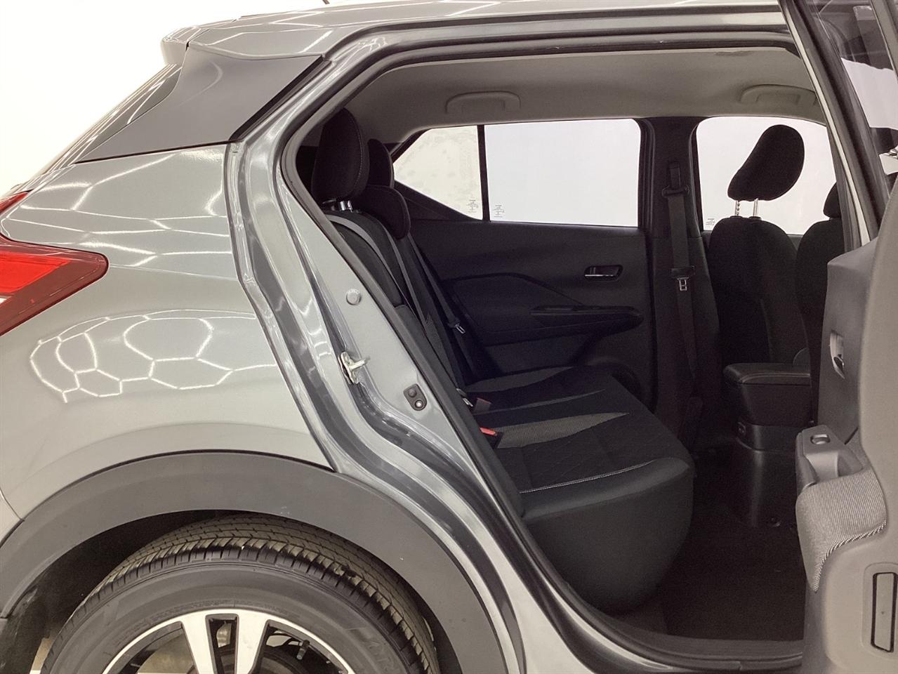 Nissan Kicks SV FWD 2020