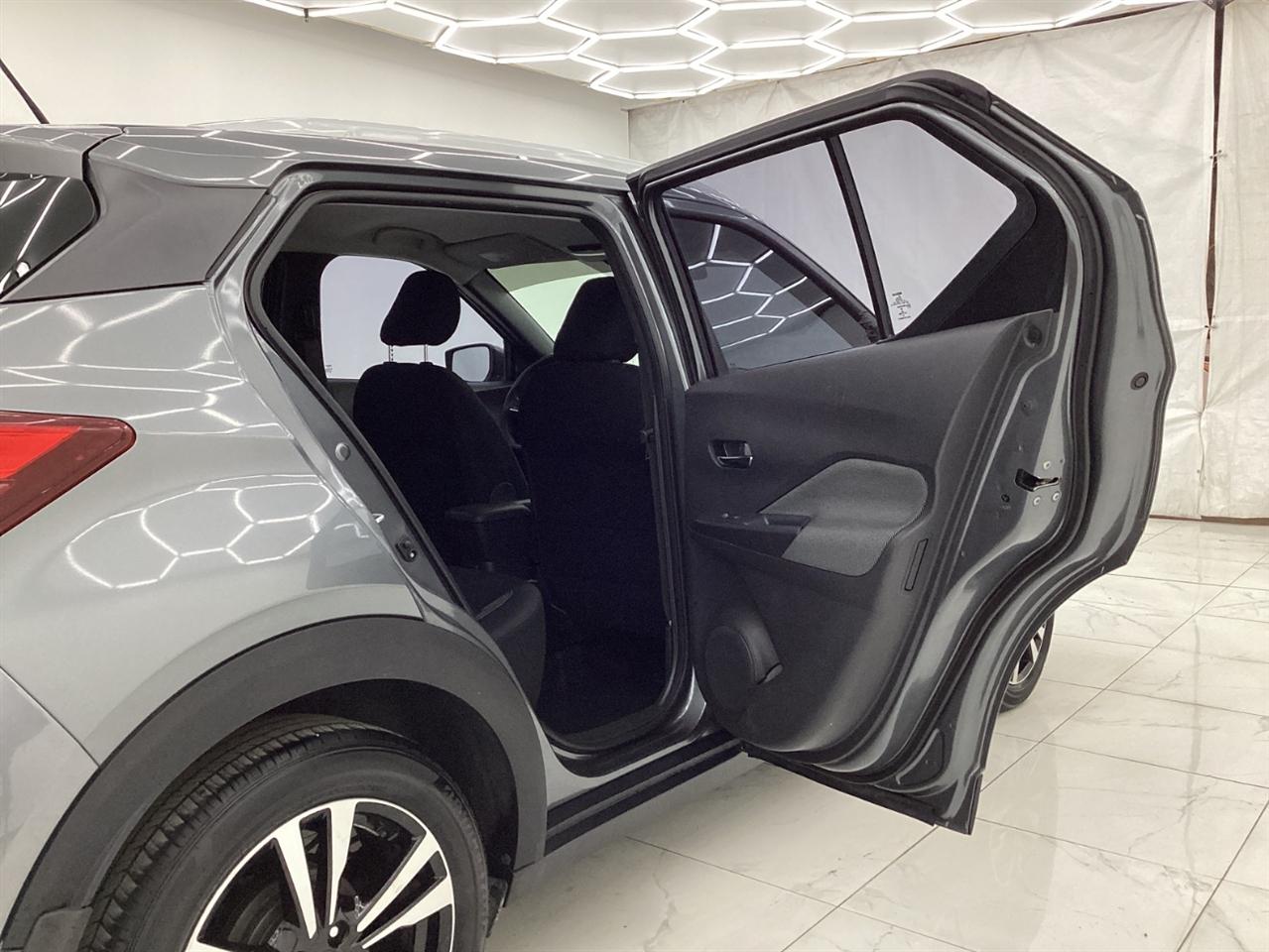 Nissan Kicks SV FWD 2020