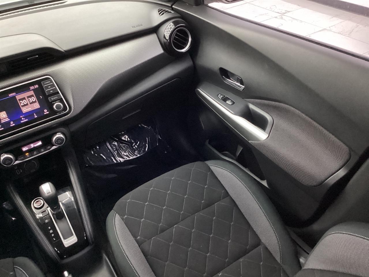 Nissan Kicks SV FWD 2020