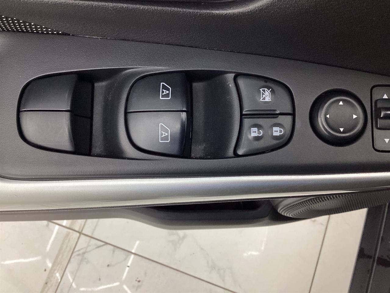 Nissan Kicks SV FWD 2020