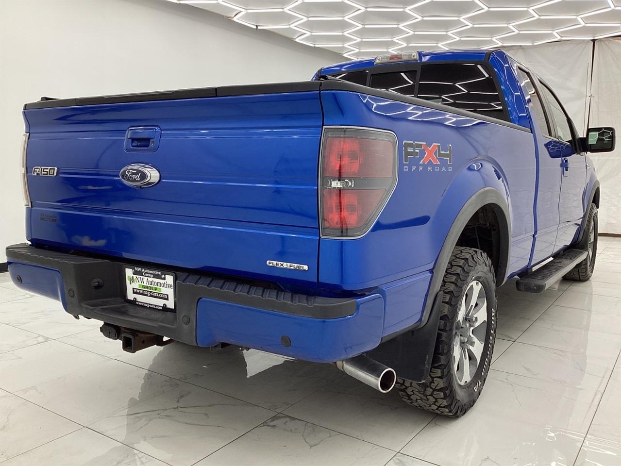 Ford 150 4WD SuperCab 145" Lariat 2011