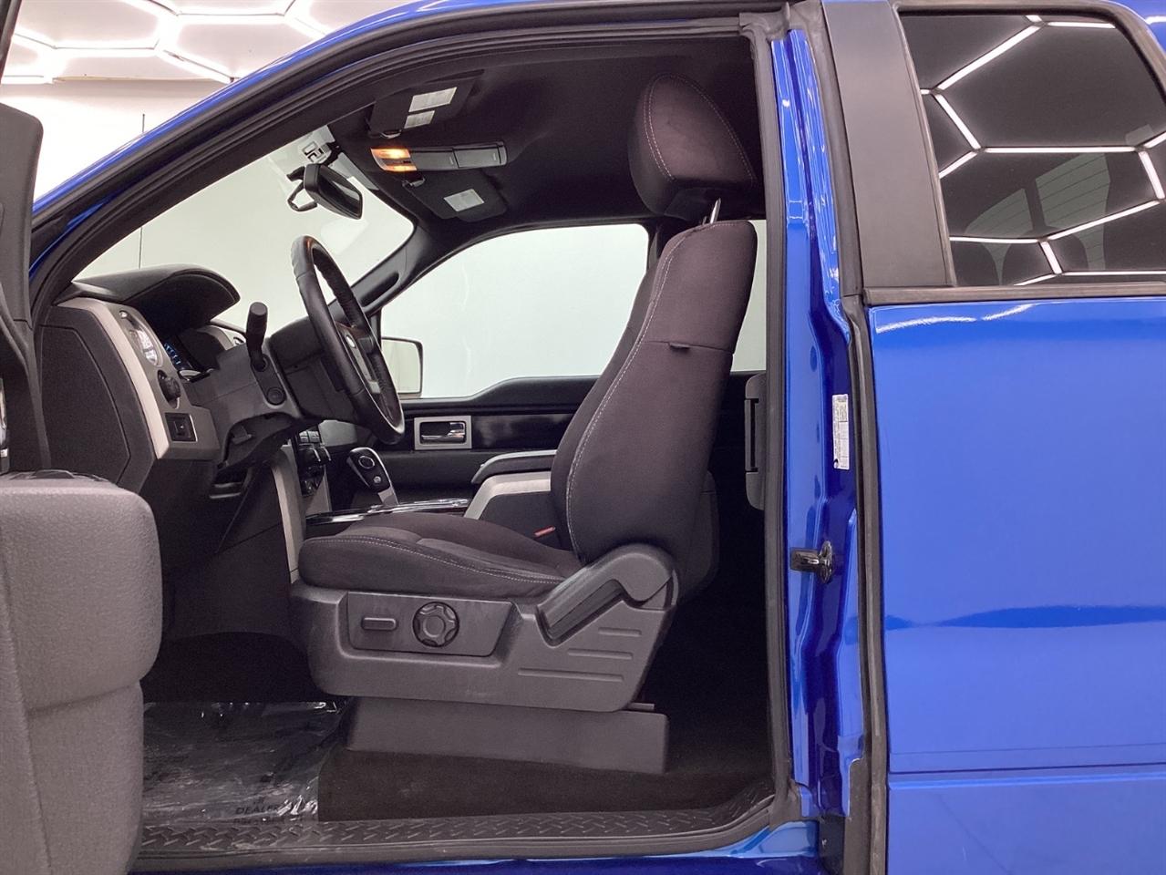 Ford 150 4WD SuperCab 145" Lariat 2011