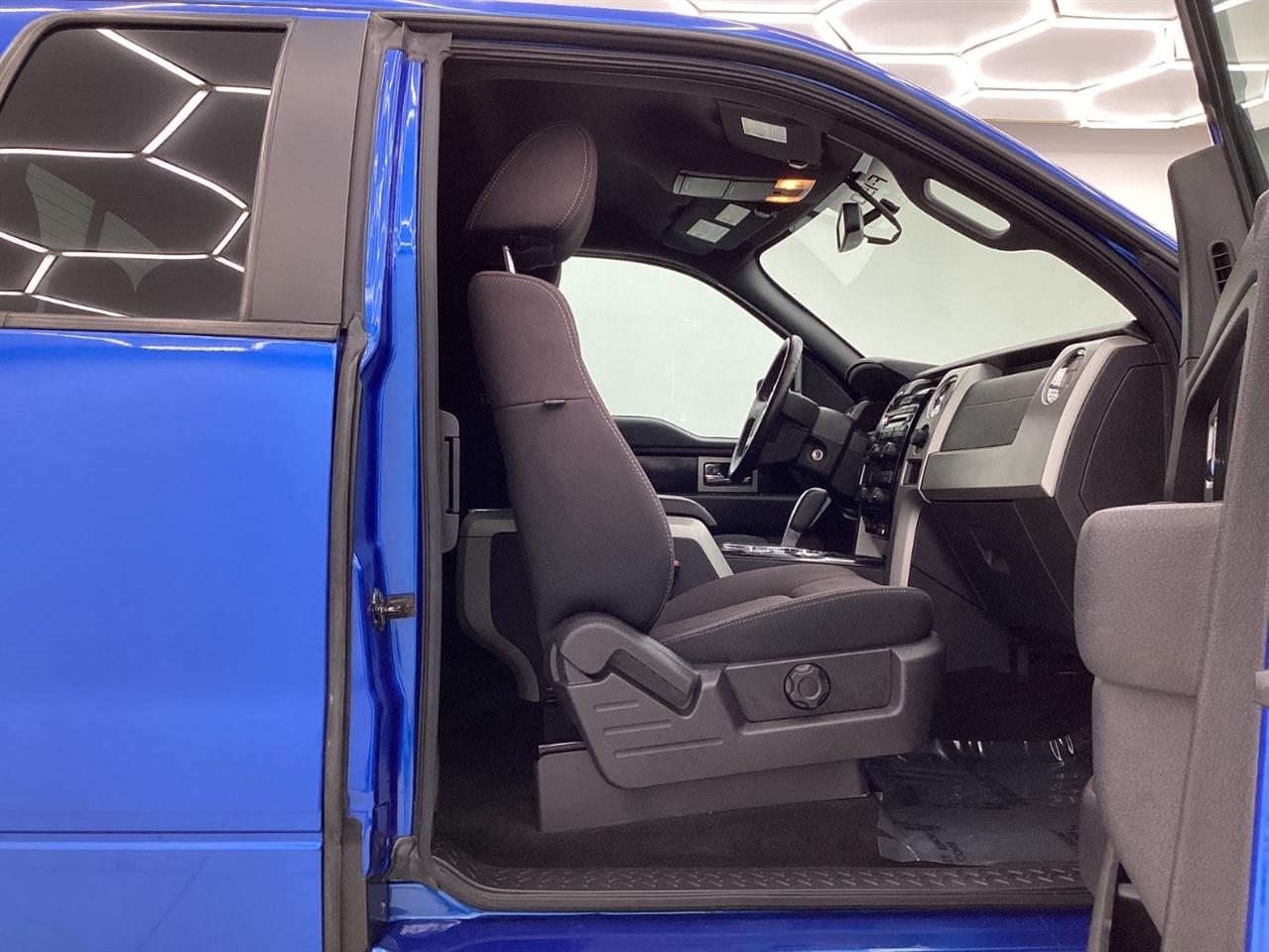 Ford 150 4WD SuperCab 145" Lariat 2011