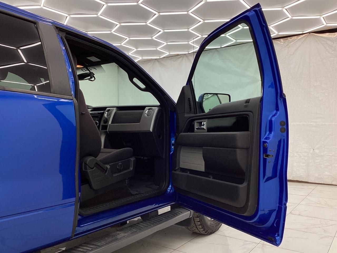 Ford 150 4WD SuperCab 145" Lariat 2011