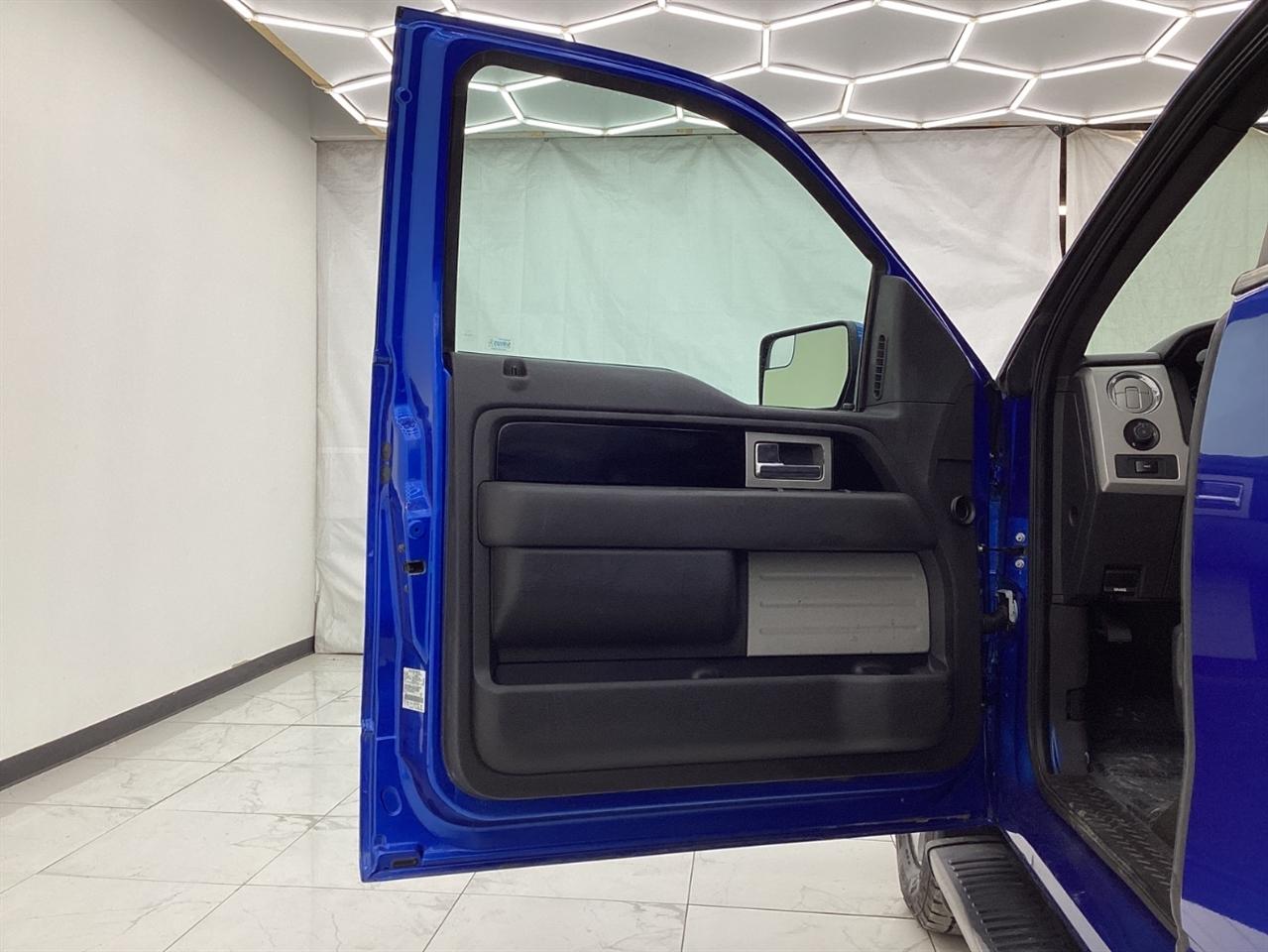 Ford 150 4WD SuperCab 145" Lariat 2011