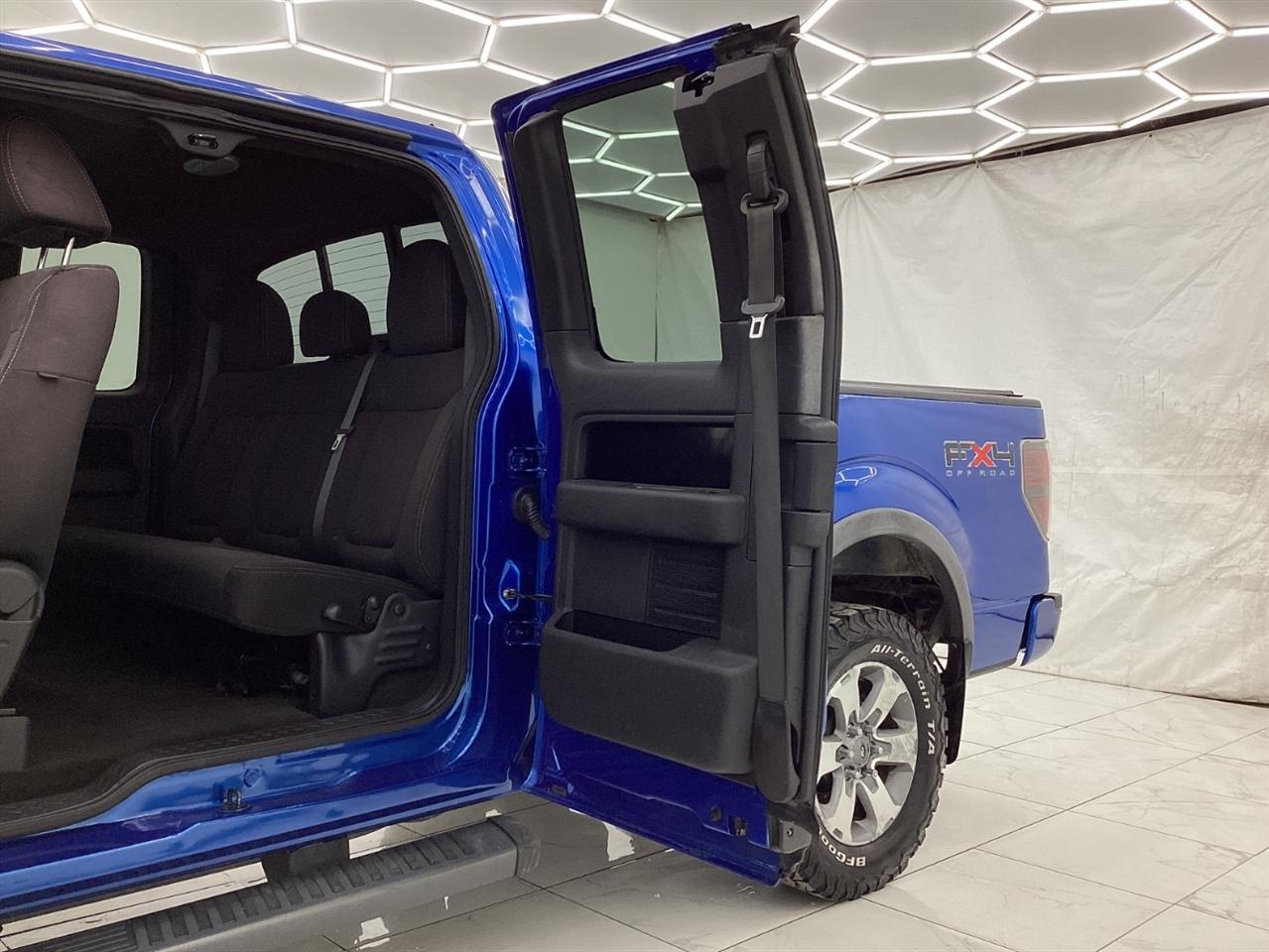 Ford 150 4WD SuperCab 145" Lariat 2011