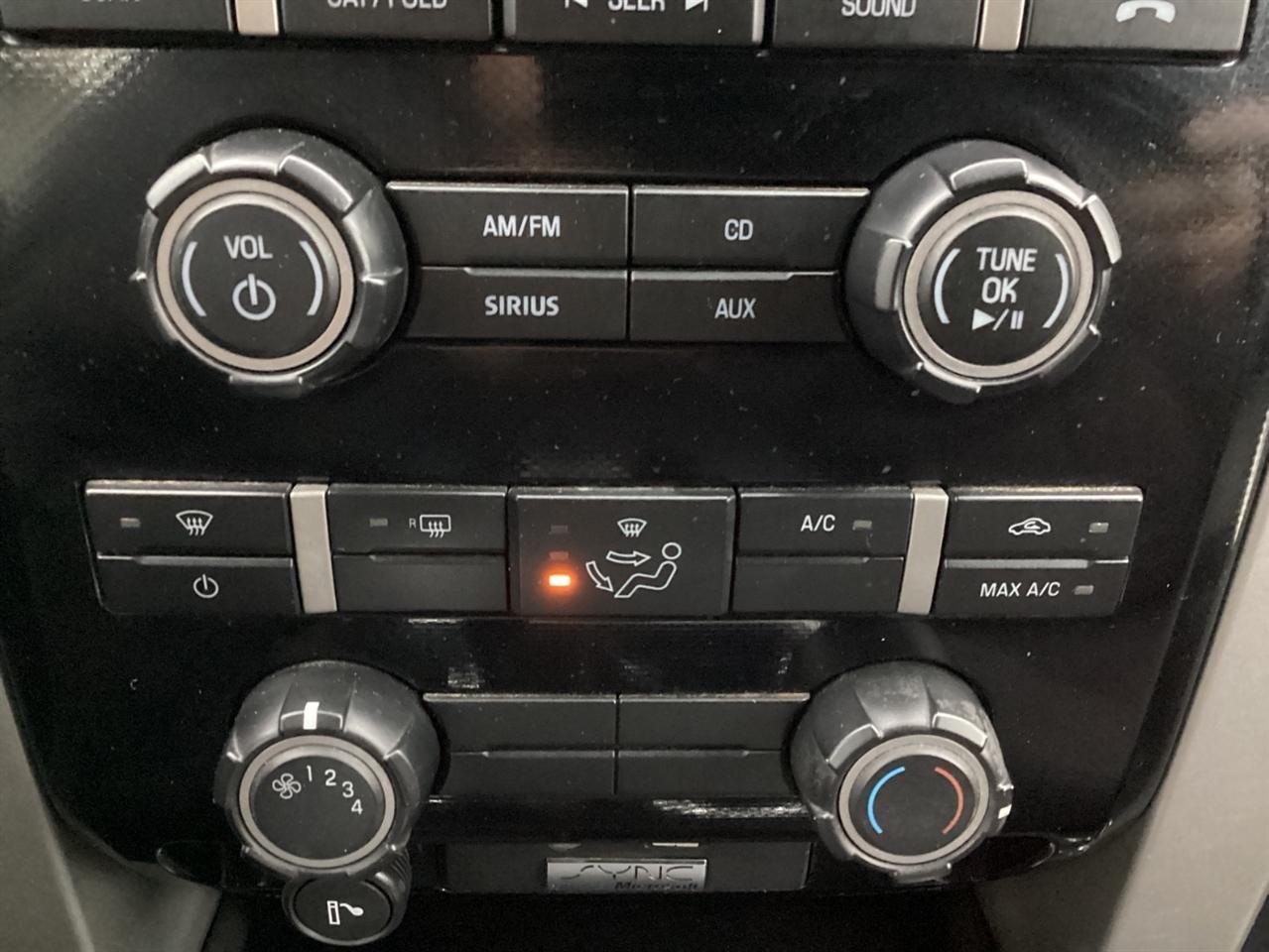 Ford 150 4WD SuperCab 145" Lariat 2011