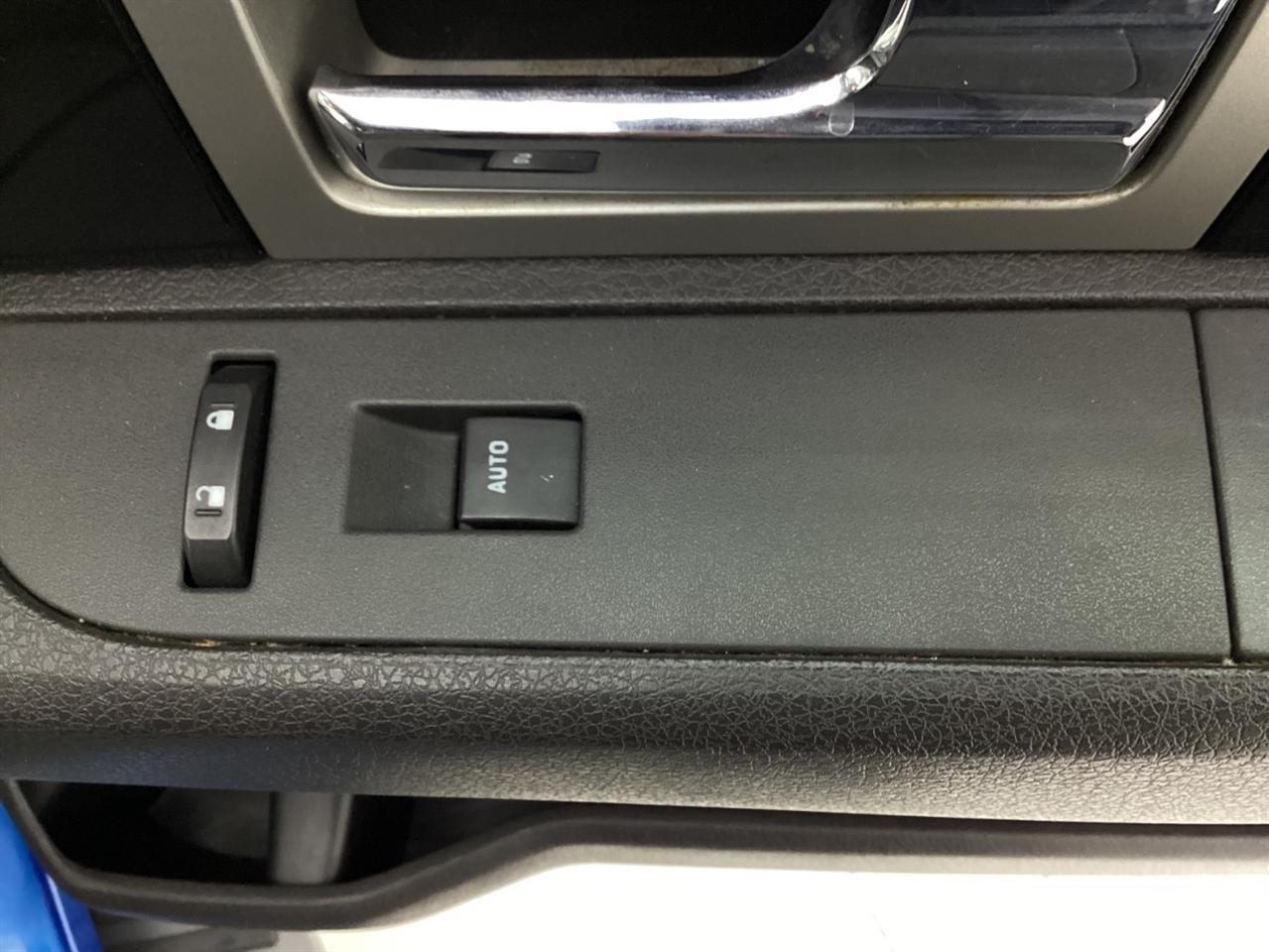 Ford 150 4WD SuperCab 145" Lariat 2011